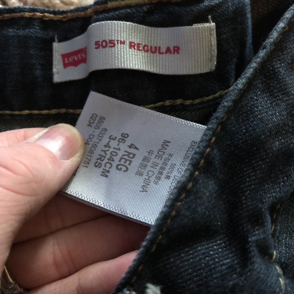 Levis - Picture 2 of 3